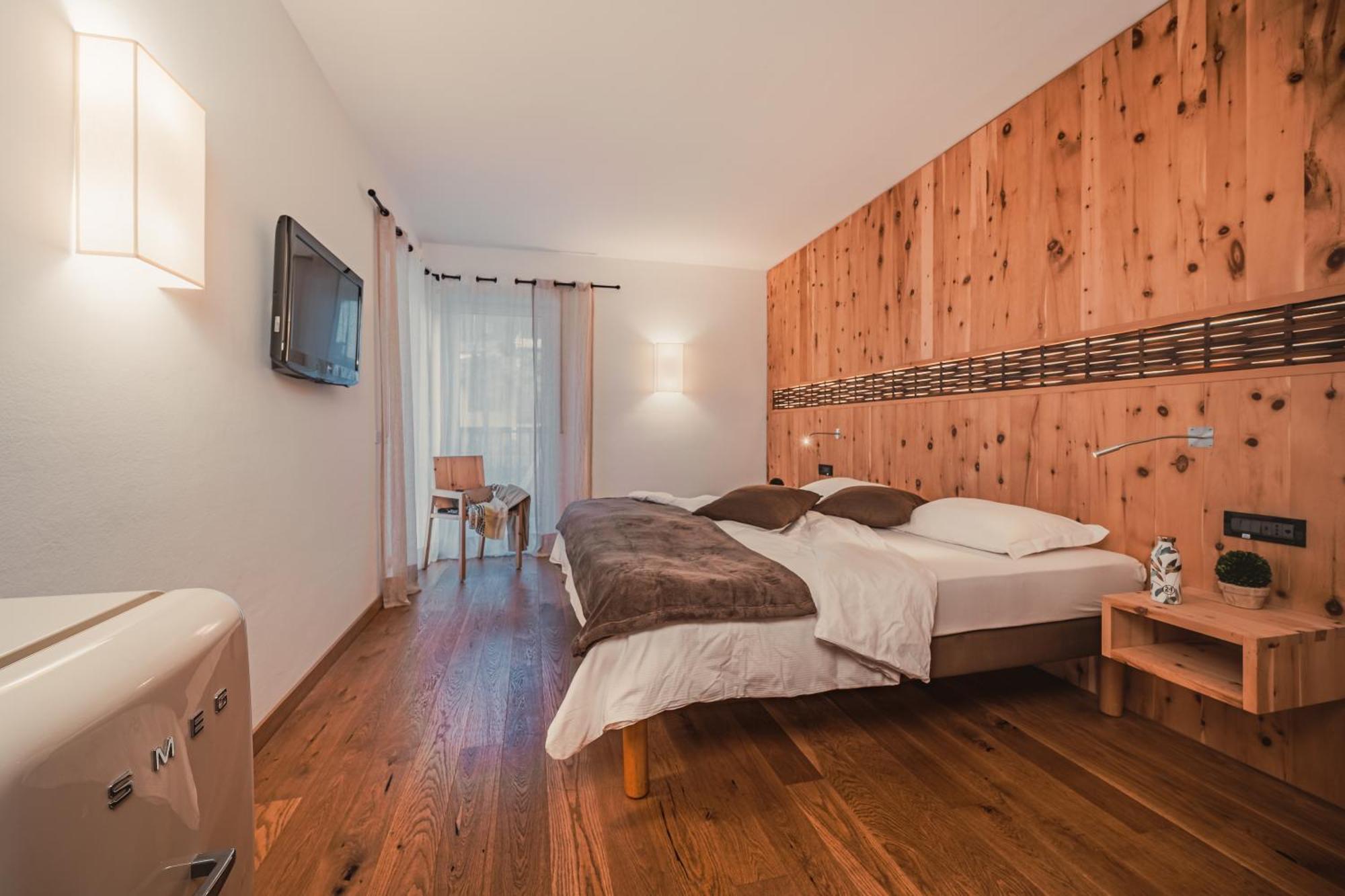 Cristallo Sport & Wellness Hotel Levico Terme Exterior photo
