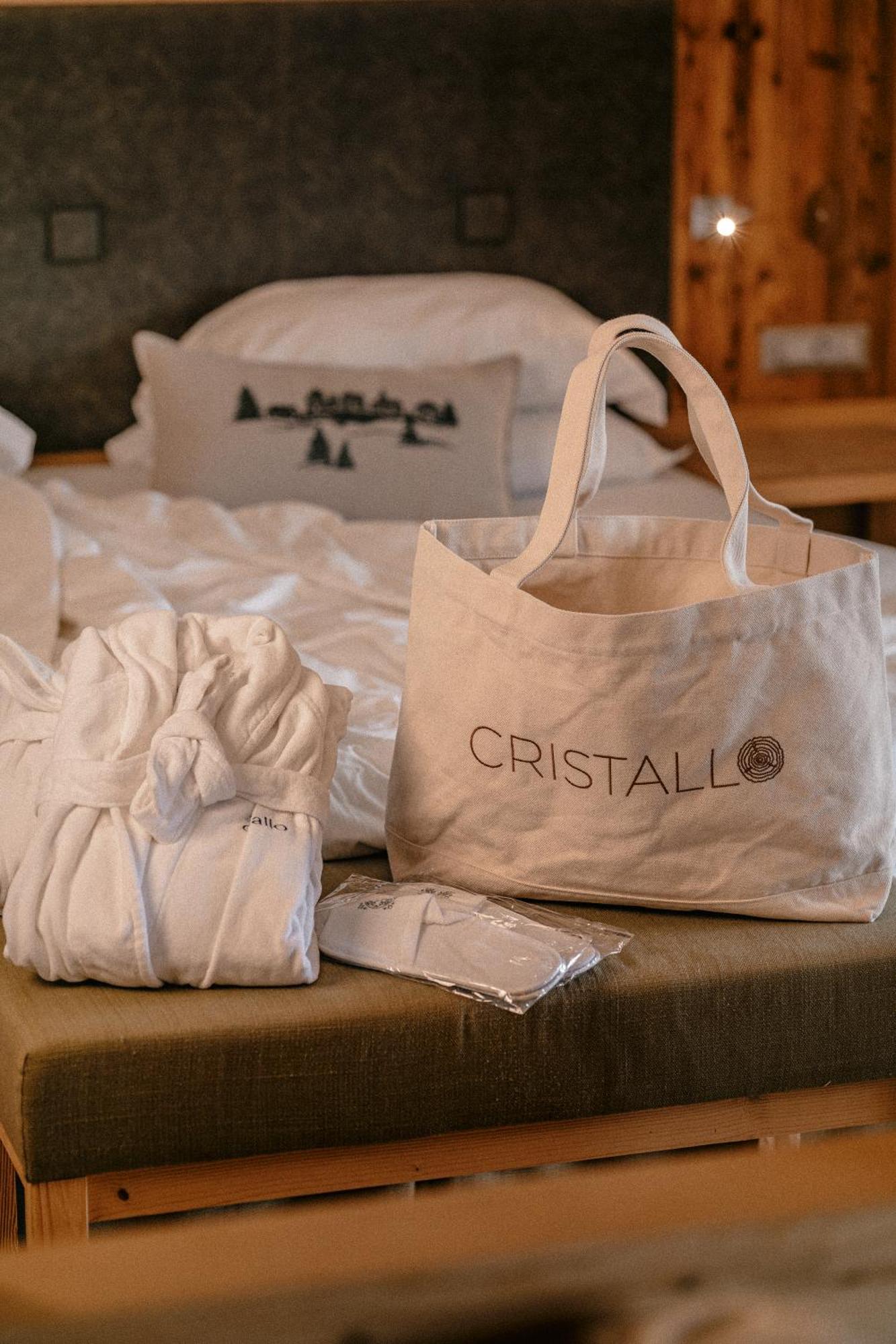 Cristallo Sport & Wellness Hotel Levico Terme Exterior photo