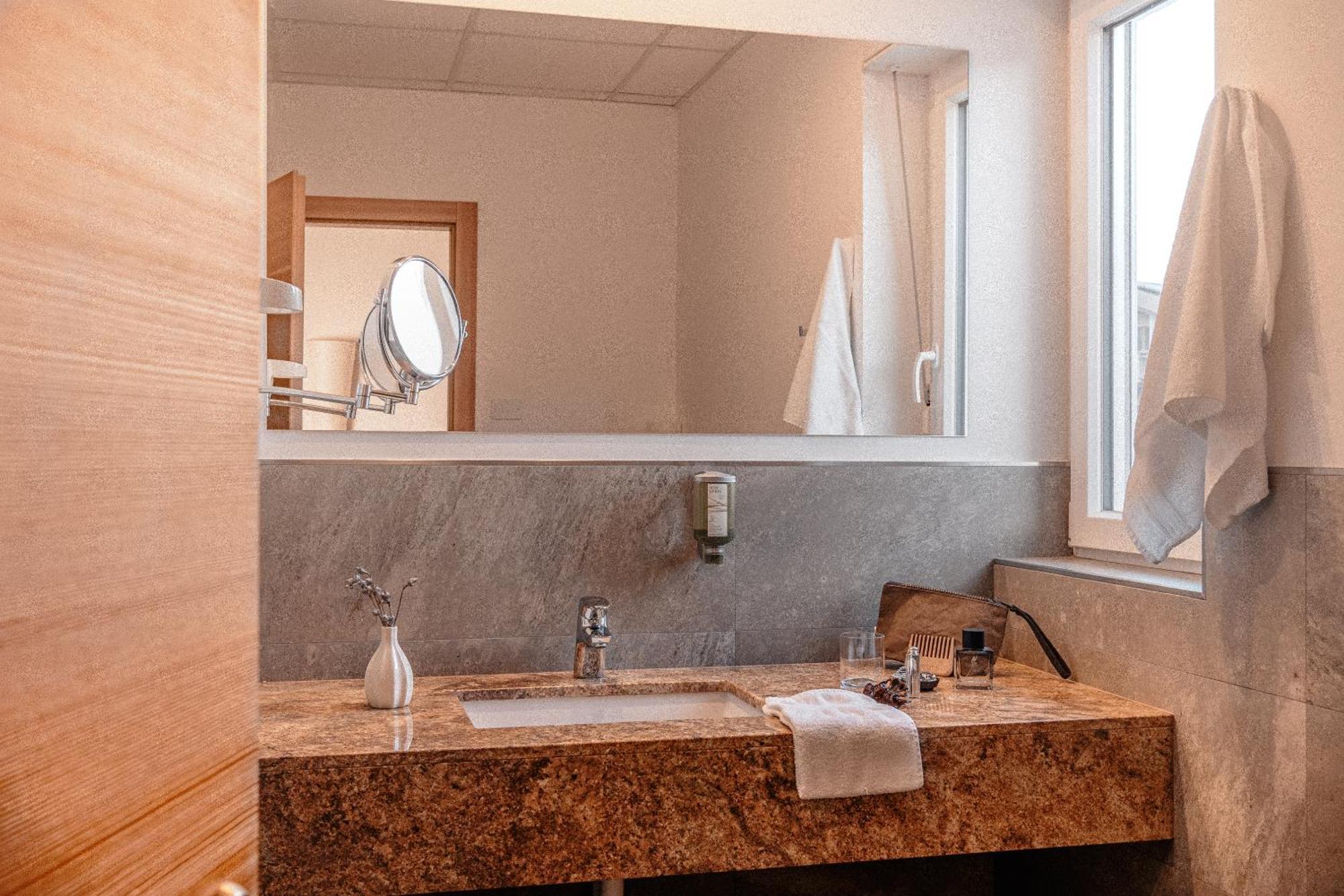 Cristallo Sport & Wellness Hotel Levico Terme Room photo