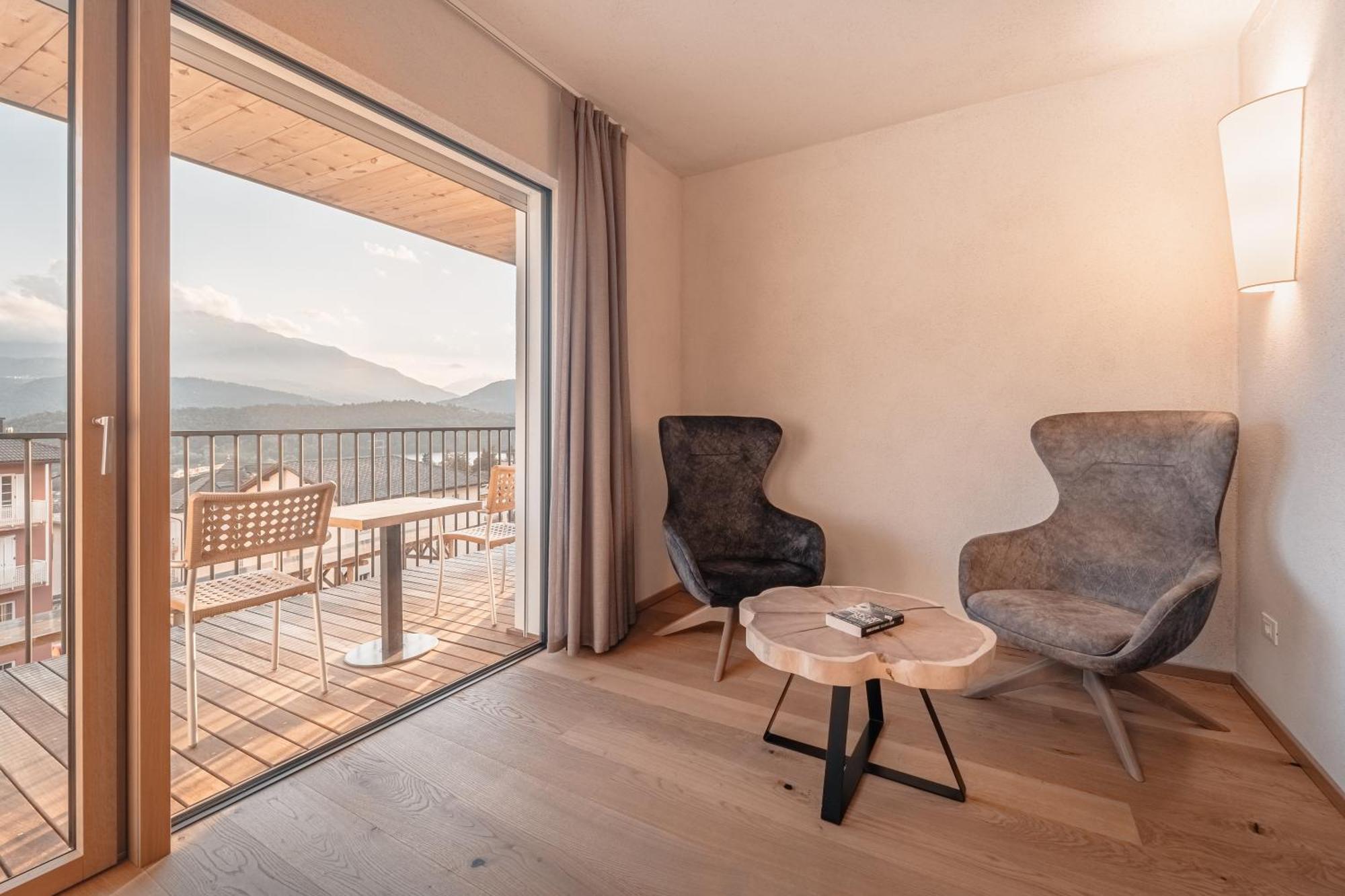 Cristallo Sport & Wellness Hotel Levico Terme Exterior photo